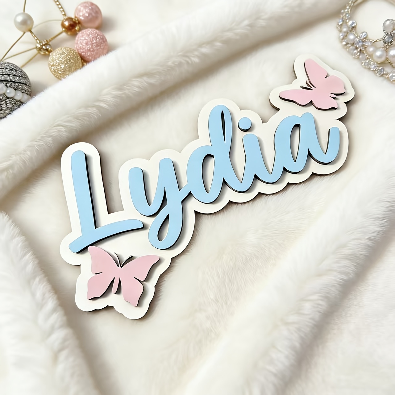 Baby Nursery Letters - Personalisiertes blau-rosa Schmetterlings-Namensschild für das Zimmer,